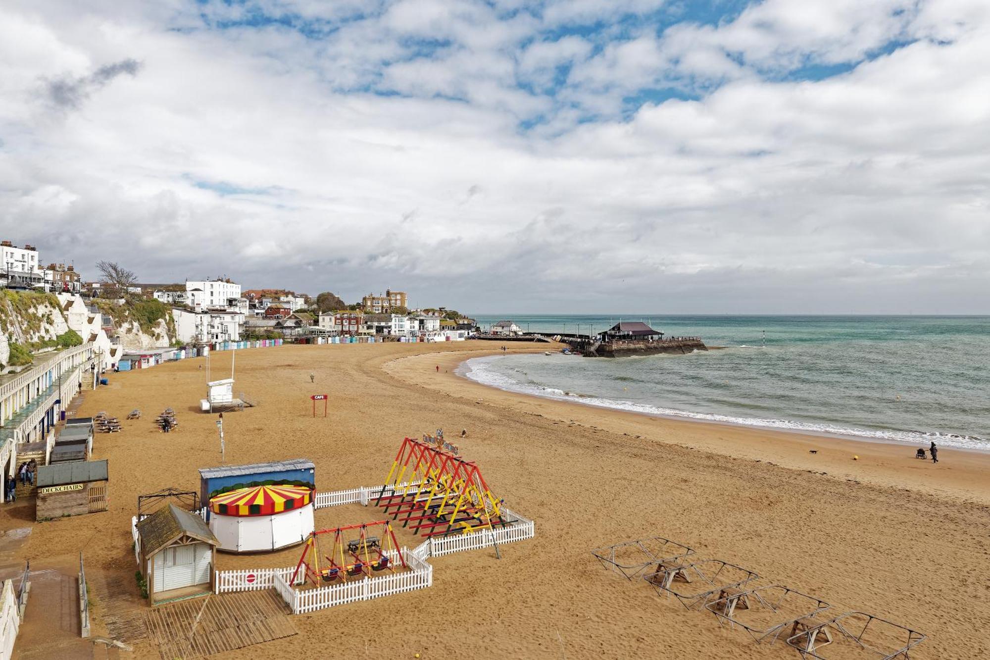 Viking Bay View 3 Bed Apartment Broadstairs